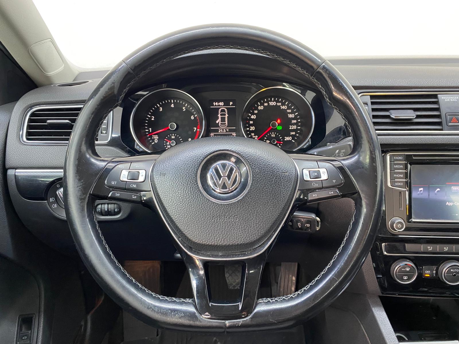 VOLKSWAGEN JETTA 24